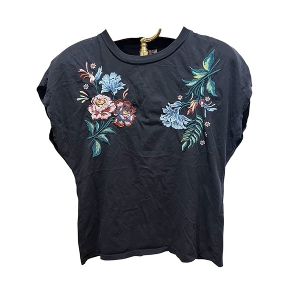 Moussy Black Tee with Floral Embroidery Boxy Sleeve Pleated Back Detail - Picture 1 of 9
